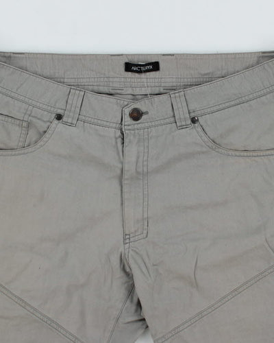 Vintage Arc'teryx Cargo Hiking Shorts - W36 L12