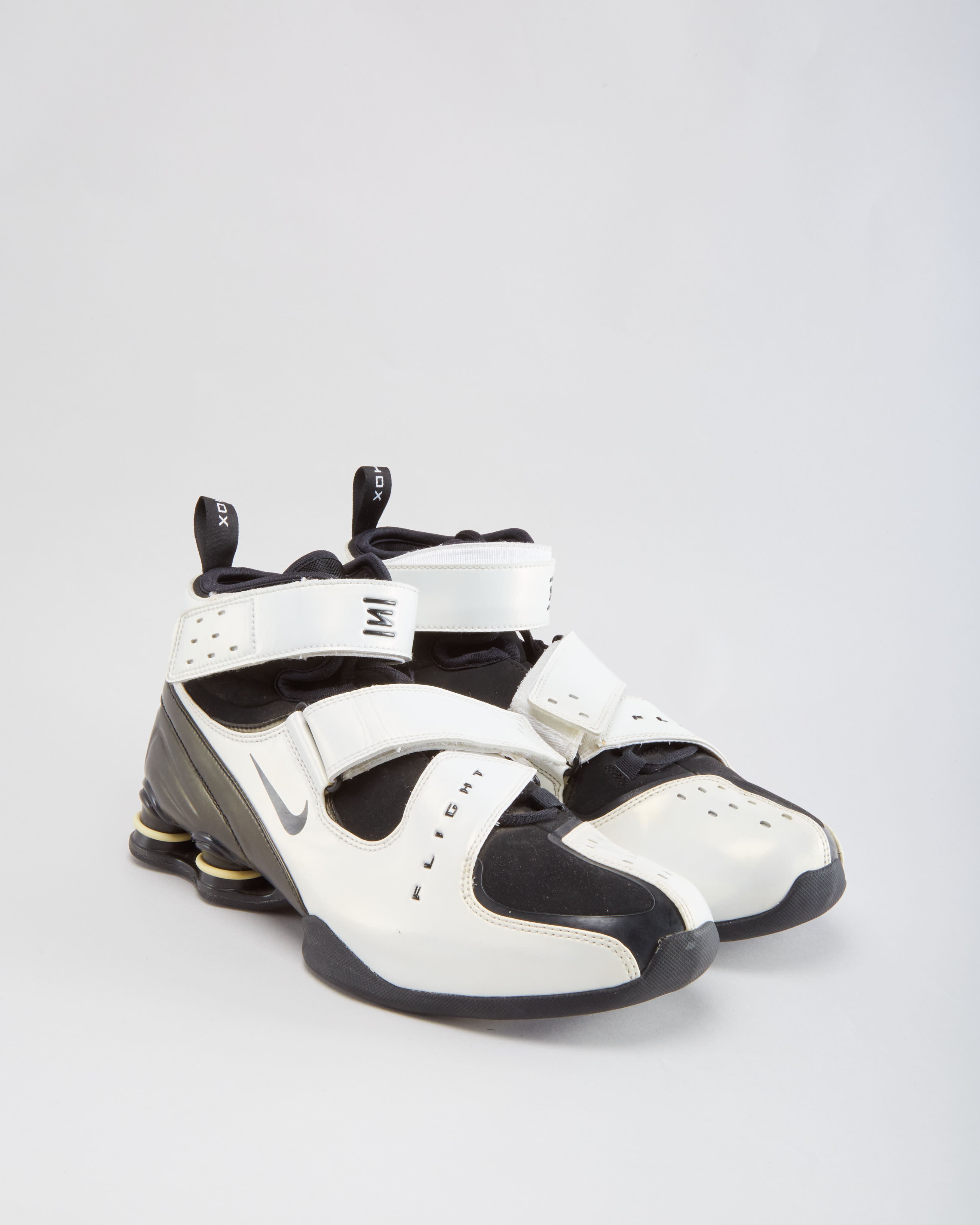 Nike Shox Flight Basketball Shoes - UK 8.5 – Rokit